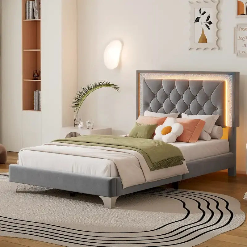 Lit gris avec éclairage LED et tête de lit capitonnée