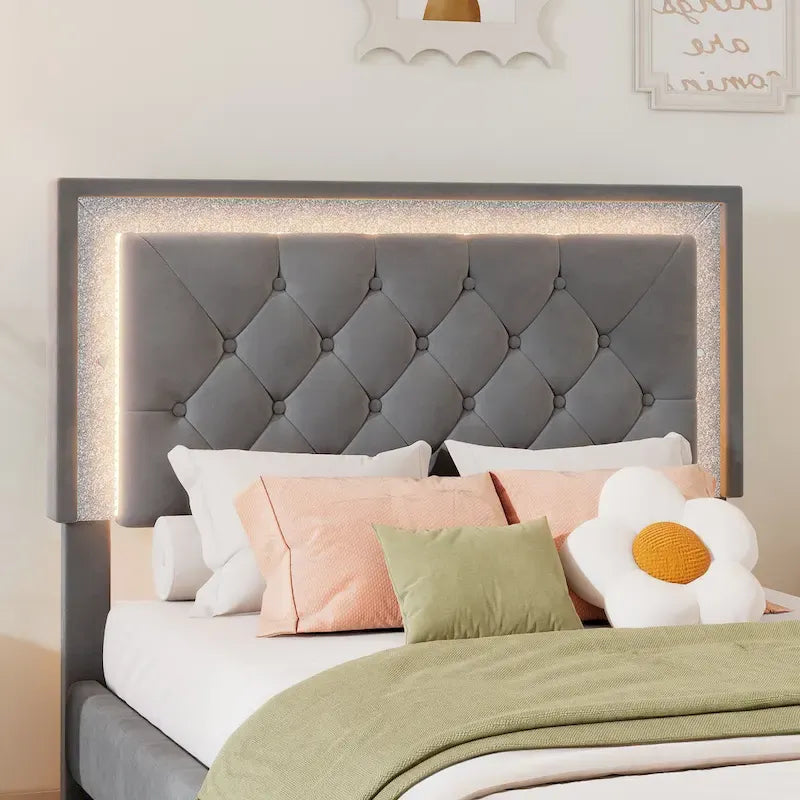 Lit gris avec éclairage LED et tête de lit capitonnée