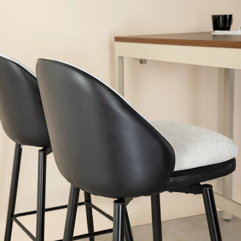 Tabourets de bar hauts assortis en similicuir